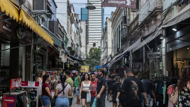 Vendas do varejo superam nível pré-pandemia em 12,5% em março, aponta IBGE