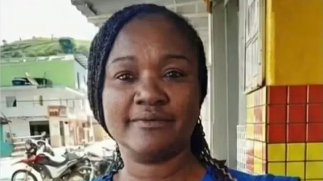 
                    Mãe de cinco filhos é morta por adolescente que queria roubar sua moto
                