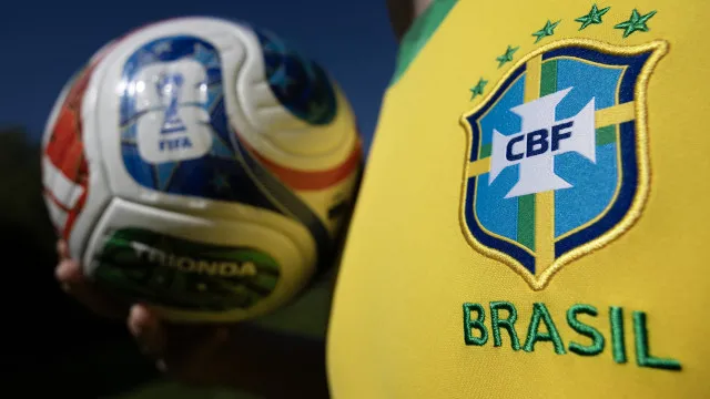 
                    Um quarto dos jogos da Copa deve acontecer em condições insalubres de calor, diz estudo
                