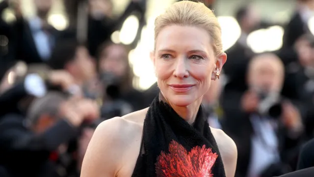 
                    No Festival de Cannes, Cate Blanchett critica fim precoce do movimento MeToo
                