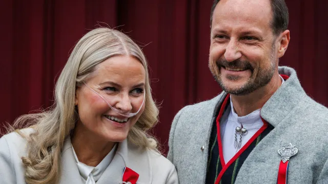 
                    Haakon esclarece estado de saúde de Mette-Marit: 