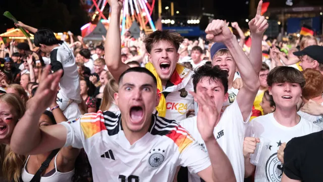 
                    Copa noturna e falta de interesse fazem Berlim cancelar fanfest
                