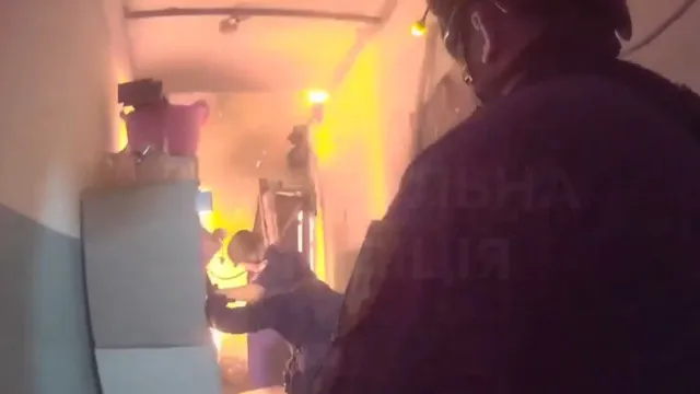 
                    Vídeos mostram caos em Kiev após chuva de mísseis e drones russos
                
