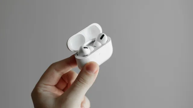 
                    iOS 27 deve ganhar central exclusiva para controlar AirPods
                