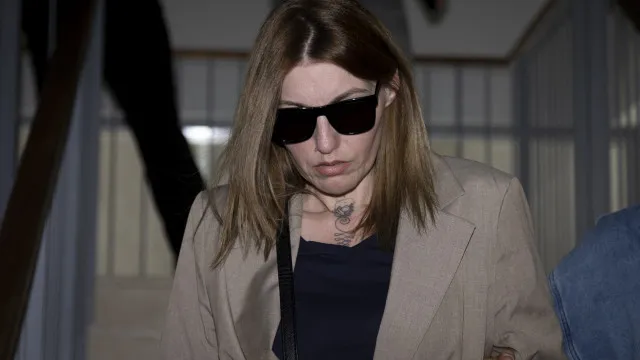 
                    Francesa é forçada a se prostituir com quase 500 homens e ex pega 25 anos
                