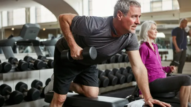 
                    Exercício com peso pode ser o segredo para reduzir a gordura abdominal
                