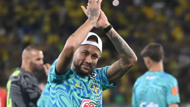 
                    Neymar fica de fora de amistoso contra o Egito para seguir tratamento
                