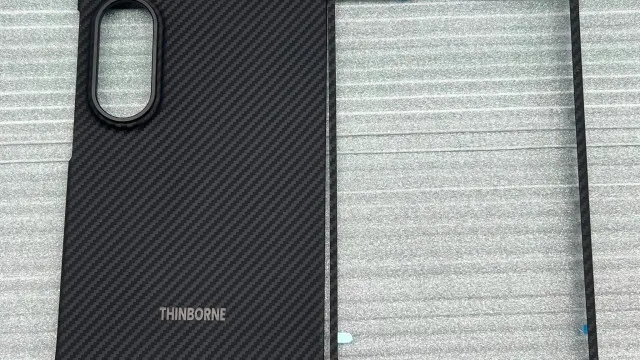 Imagens confirmam que Samsung vai revelar três celulares dobráveis