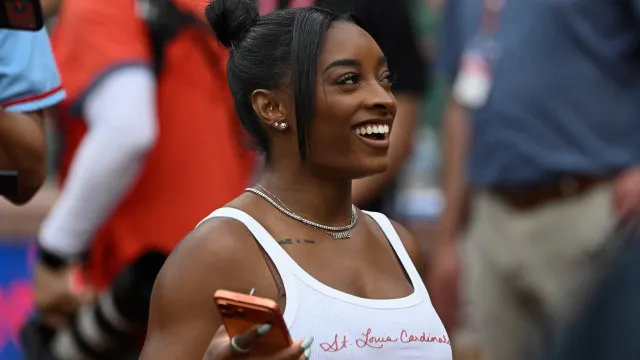 
                    Simone Biles revela problema de saúde e desabafa: Quase morrer não estava nos meus planos
                
