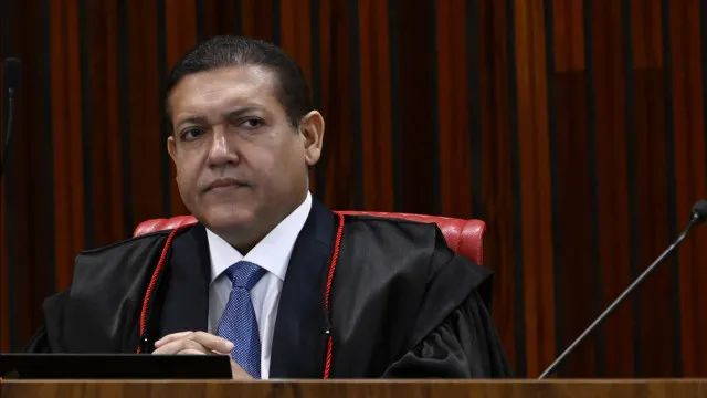 
                    Kassio volta a censurar canal de Janones e diz que Lula pode ser responsabilizado por uso
                