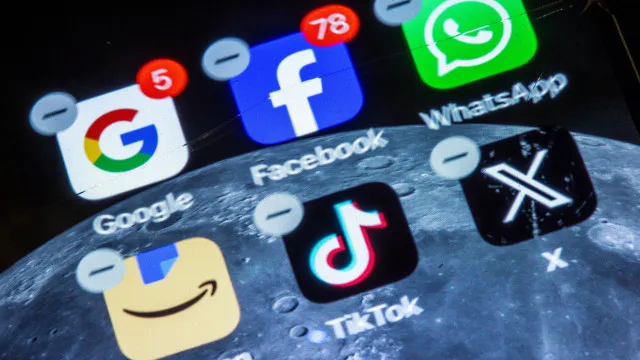 
                    Ministro do TSE advoga para big tech no STF em ação sobre Marco Civil da Internet
                