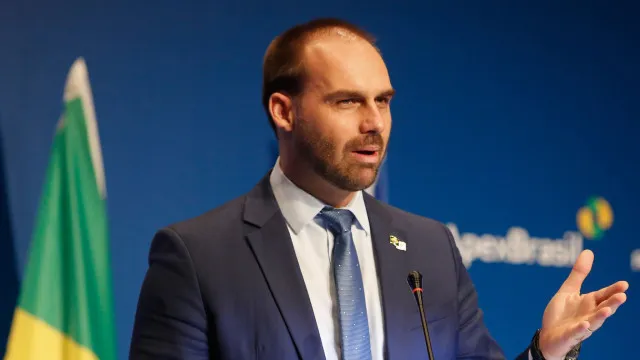 
                    Eduardo pede rompimento de Flavio com Novo por fala de Zema sobre Vorcaro
                