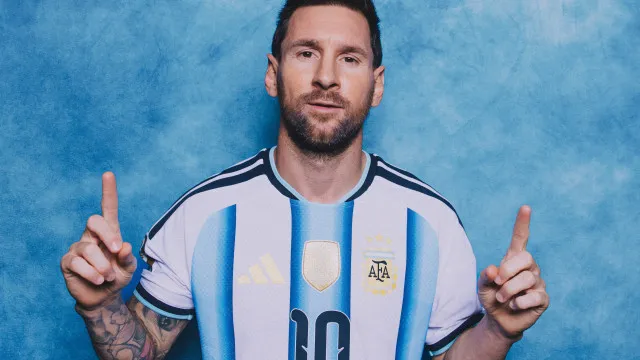 
                    Argentinos invadem capital do futebol nos EUA para despedida de Messi
                