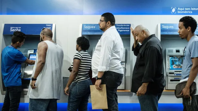 
                    FGTS: Cidade libera até R$6220 para saque na Caixa
                