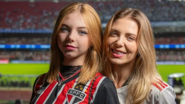 
                    Filha de Sheila Mello brinca com fama da mãe em show de Matuê: 'Ninguém te conhece aqui'
                