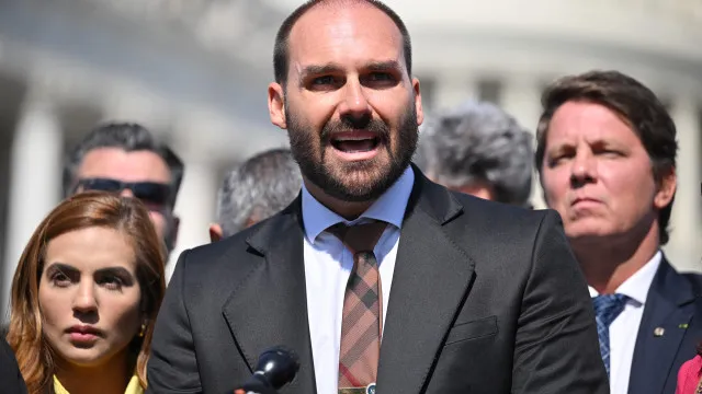 
                    STF condena Eduardo Bolsonaro pelo crime de coação por atuação nos EUA
                