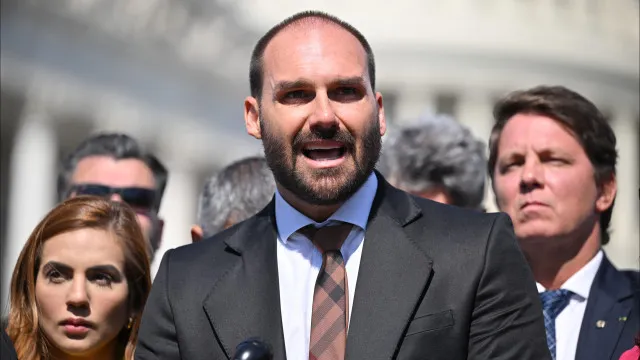 
                    STF condena Eduardo Bolsonaro pelo crime de coação por atuação nos EUA
                