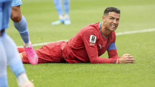 
                    CR7 é detonado após empate na Copa: 