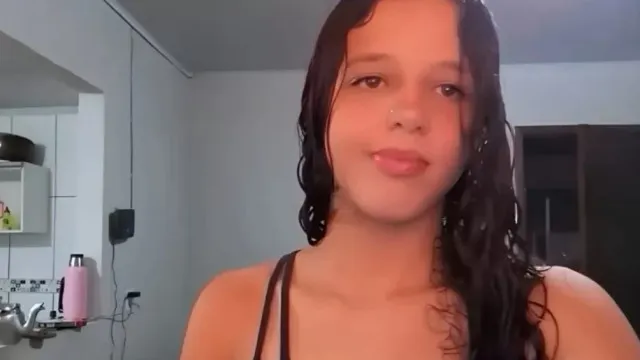 
                    Adolescente é achada morta em mata no PR, e amigo é preso
                