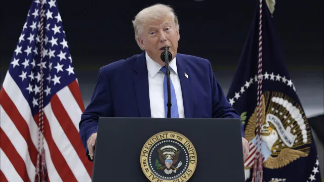 
                    Trump diz que Lula é 'muito volátil' e que não se importa com ele
                