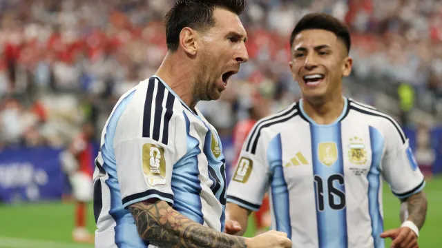
                    Maior artilheiro das Copas! Messi marca 2 e Argentina vence a Áustria
                