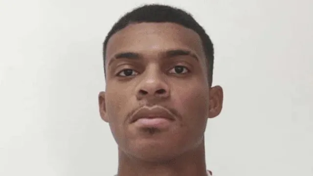 
                    Jogador de 20 anos sofre parada cardíaca durante treino e vai para UTI
                