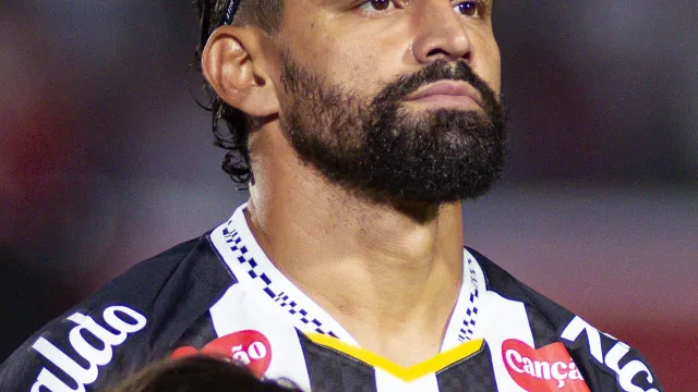 
                    Santos acerta a rescisão de contrato com o volante Tomás Rincón
                