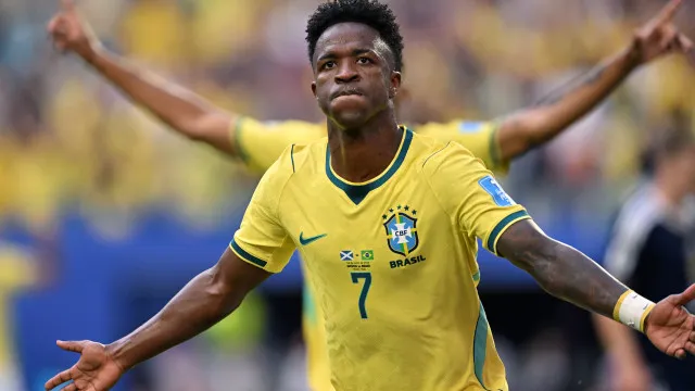
                    Copa do Mundo: Brasil vence Escócia por 3 a 0 e lidera Grupo C
                