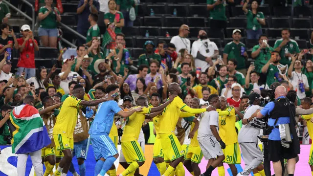 
                    Está fechado o primeiro jogo dos '16avos' da Copa. Quem já classificou?
                