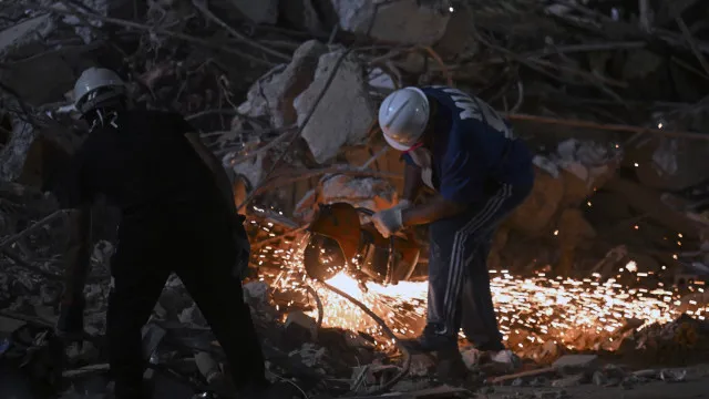 
                    Número de mortos em terremotos na Venezuela sobe para 589, diz regime
                