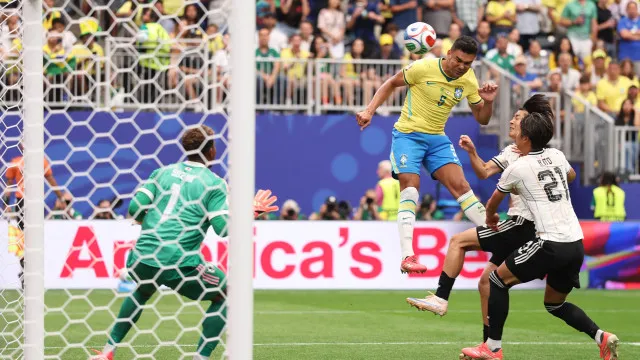 
                    Brasil vence Japão por 2 a 1 e avança na Copa do Mundo
                