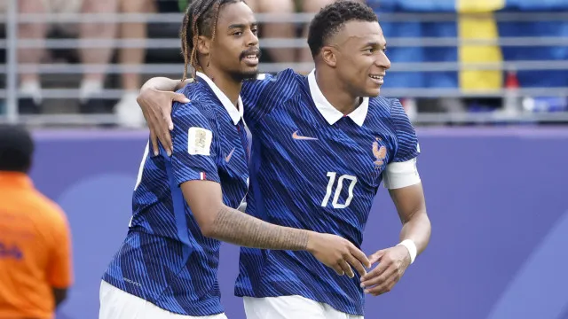 
                    Mbappé brilha, França bate Suécia e pega Paraguai nas oitavas
                