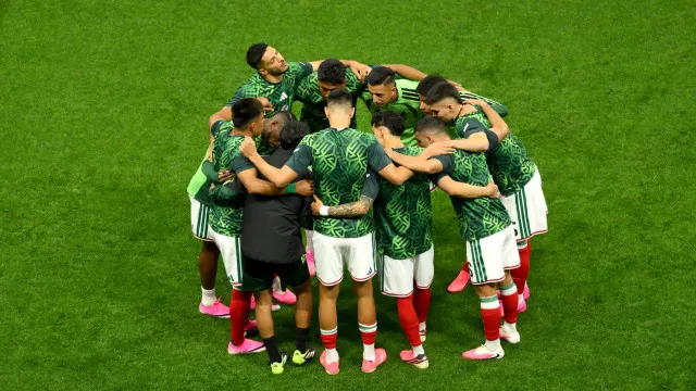 
                    México bate Equador e avança às oitavas da Copa
                