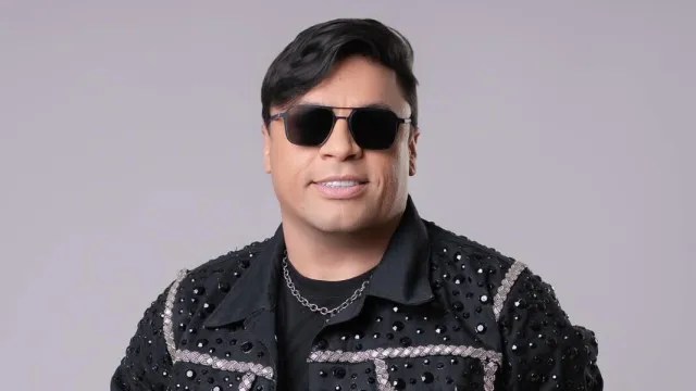 
                    Morre cantor Neto Araújo, da banda Cavaleiros do Forró, aos 42 anos
                