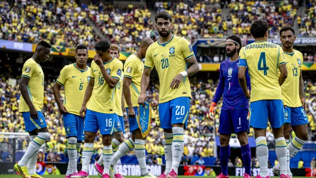 
                    Ancelotti testa surpresa no lugar de Paquetá contra a Noruega
                