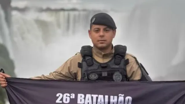 
                    PM de 28 anos morre após passar mal durante treino em esteira no Paraná
                