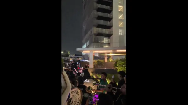 
                    Mexicanos fazem 