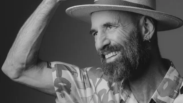 
                    Morre Tiago Pitthan, que organizou velório em vida: 'Estou em paz', disse em vídeo
                