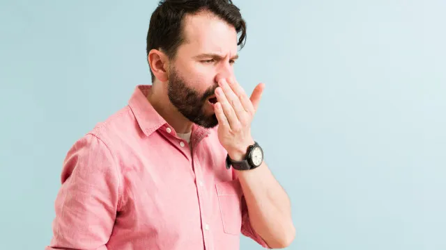 
                    7 sinais pouco conhecidos de que seu corpo pode estar desidratado
                