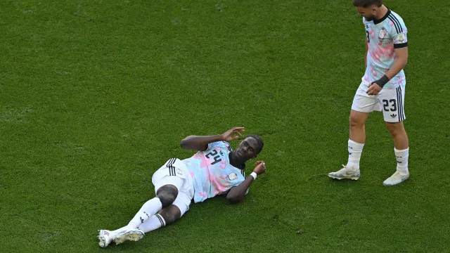 
                    Meia da Bélgica rompe ligamento do joelho e está fora da Copa, diz NYT
                