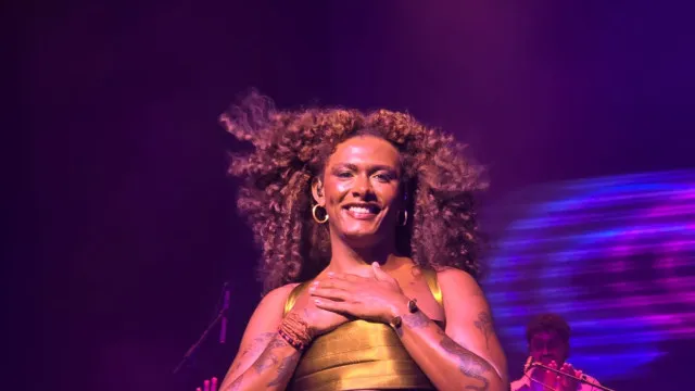 
                    Liniker se despede do disco 'Caju' em São Paulo; veja agenda de shows
                