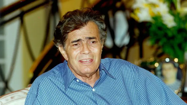 
                    Morreram na pandemia: Famosos que faleceram por causa da Covid-19
                