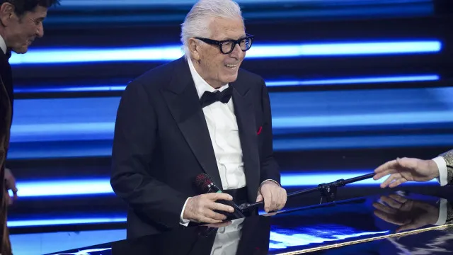 
                    Morre Peppino di Capri, voz de “Champagne” e “Roberta”, aos 86
                