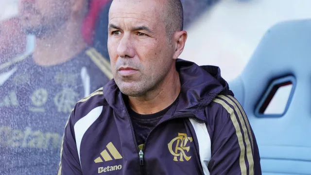 
                    Flamengo vê duelo na zaga acirrar e Jardim avalia estratégia para setor
                