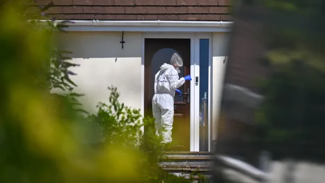 
                    Polícia antiterrorismo assume caso de ex-ministra britânica assassinada
                