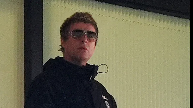 
                    Liam Gallagher xinga brasileiro após crítica a música do Oasis
                