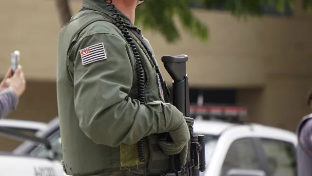 
                    PM investiga desaparecimento de armas de dentro de batalhão em São Paulo
                