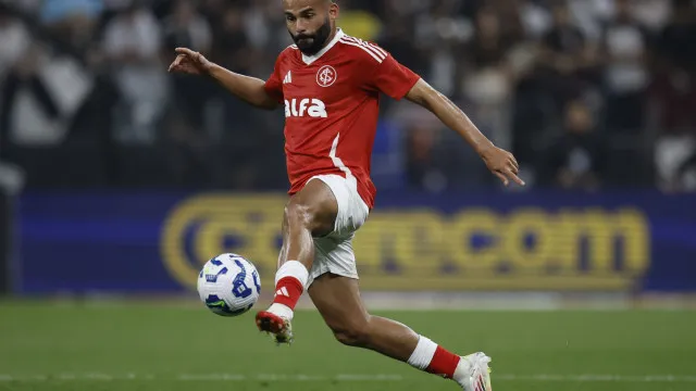 
                    São Paulo consulta Internacional em busca de troca pelo volante Thiago Maia
                