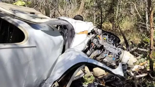 
                    Avião cai logo após decolar de aeroporto e mata piloto nos EUA
                