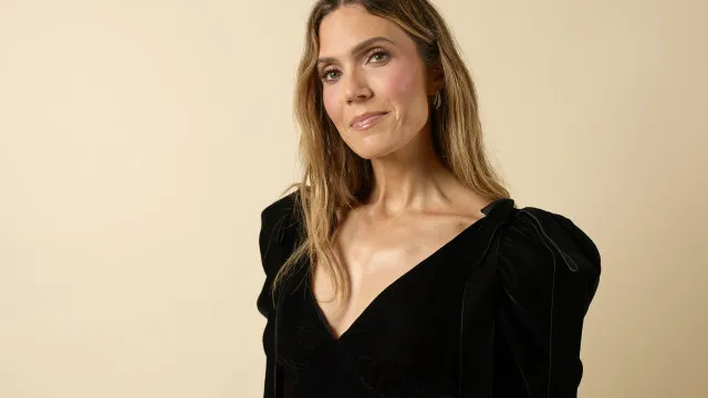 
                    Mandy Moore mostra corpo real após três gestações: “Pele flácida e tudo”
                